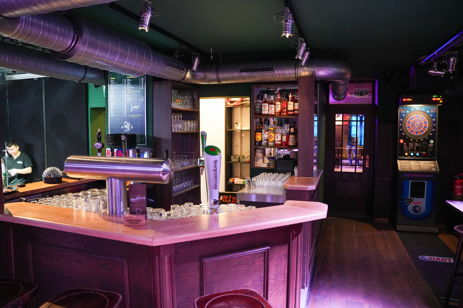 Hamtorkrug Gastraum Theke hinten